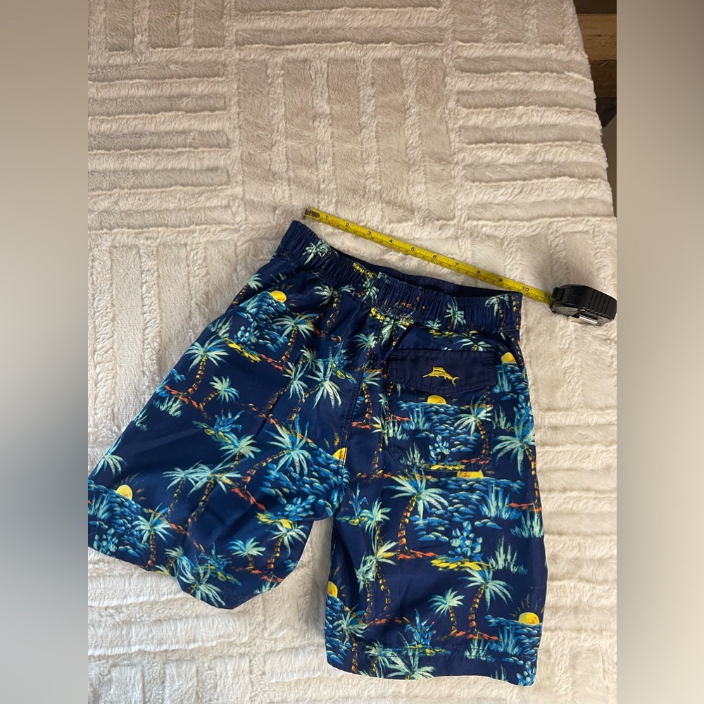 Boy’s Tommy Bahama Swim Trunks Size Small with mesh lining